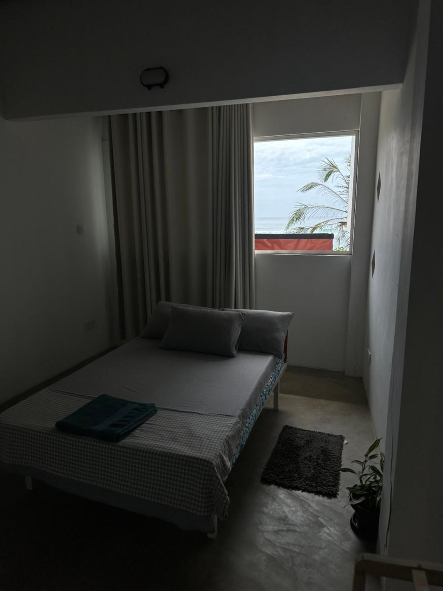 Albergue Dip N Doze Ahangama Exterior foto