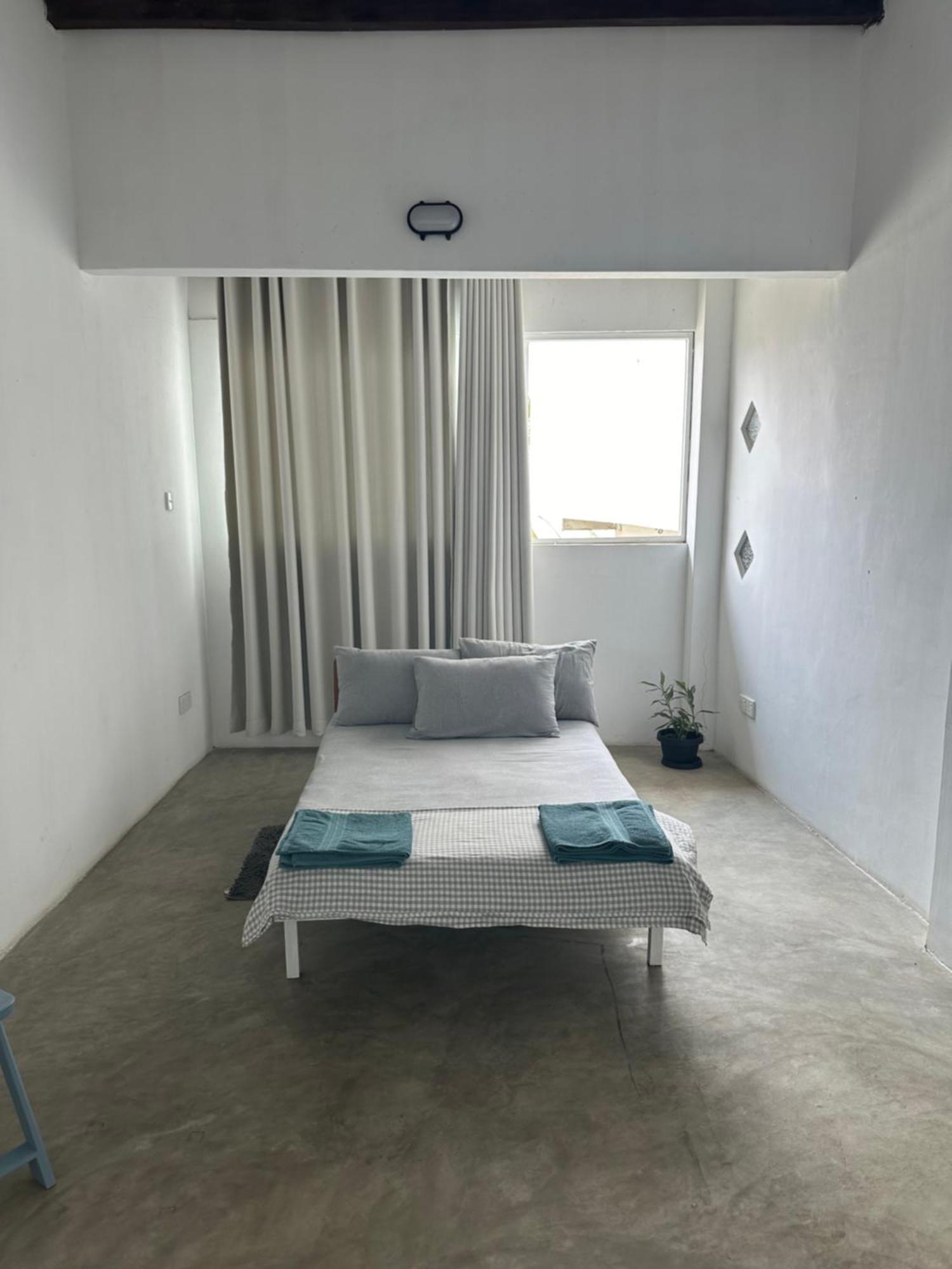 Albergue Dip N Doze Ahangama Exterior foto